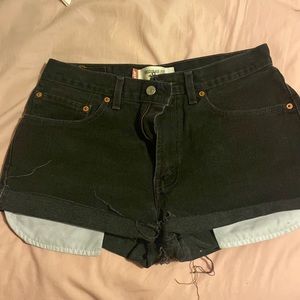 Vintage Levis shorts size 32